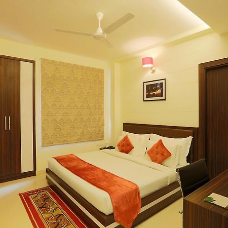 Hotel Premiere Villa Varanasi Exterior photo