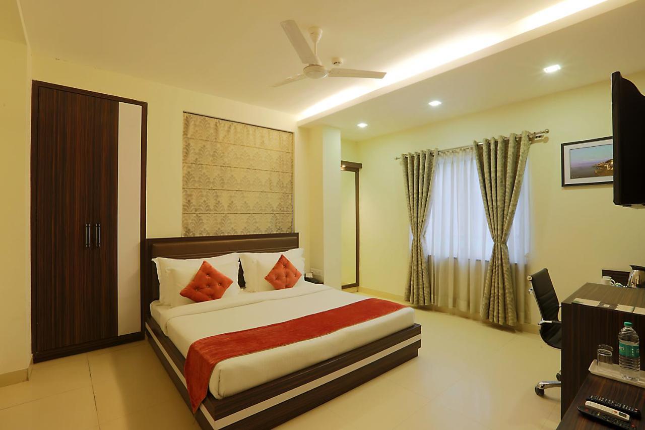 Hotel Premiere Villa Varanasi Exterior photo