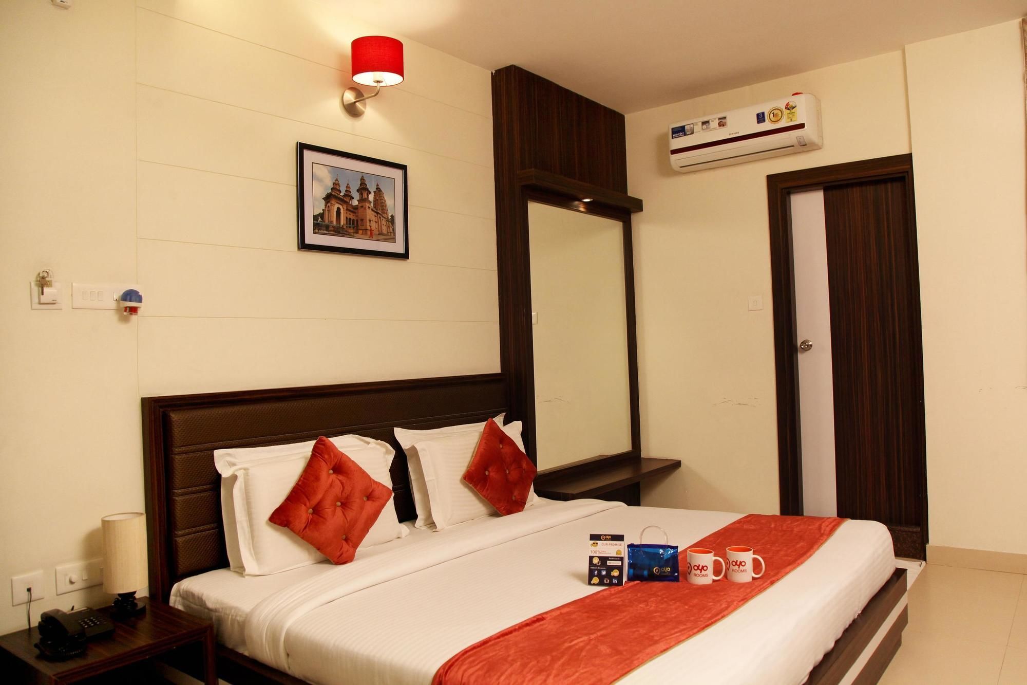 Hotel Premiere Villa Varanasi Exterior photo